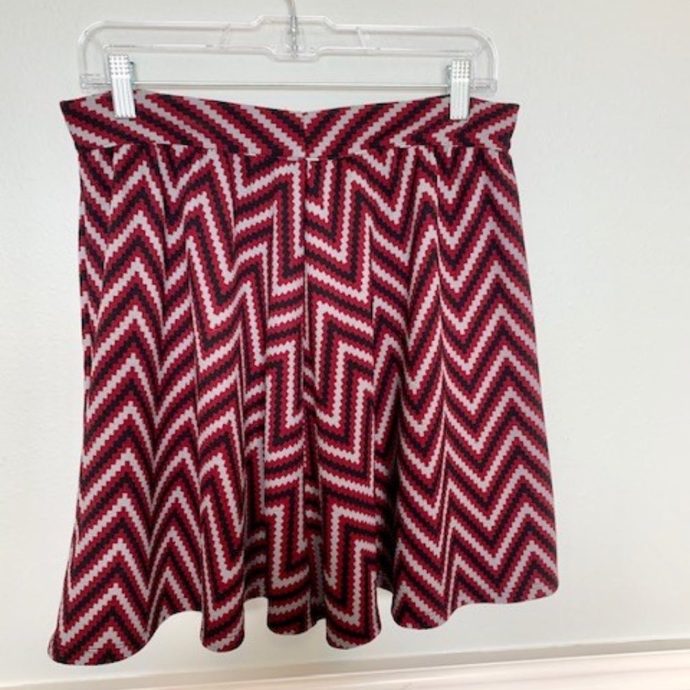 Francesca's Chevron Print Red Black & Grey Skirt